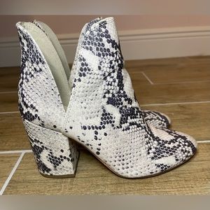 Steve Madden, Rookie Natural Snake Booties, size 7.5